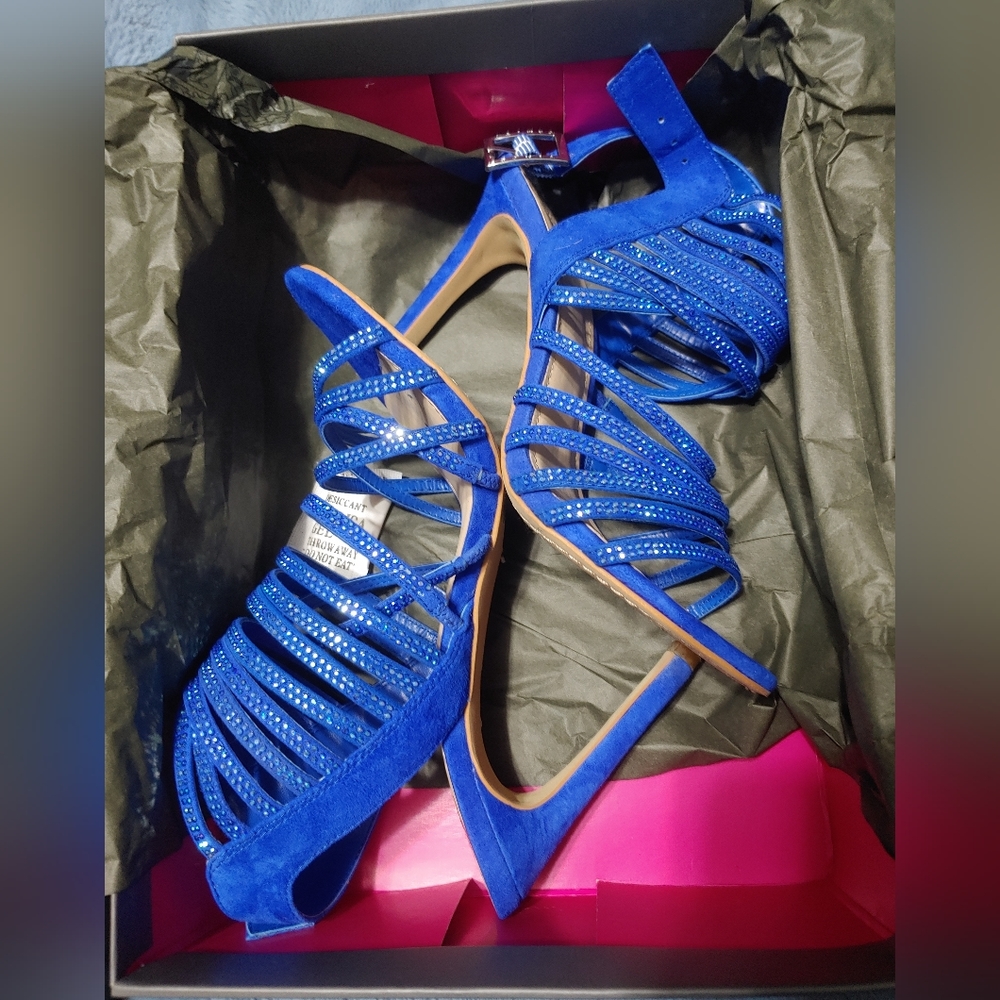 Vince Camuto Bright Blue True Suede Heels size 7M